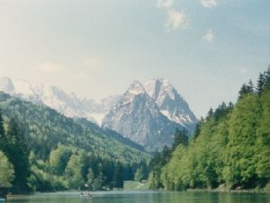 Cities Europe Germany : The Zugspitze above the Riesersee