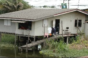 Cities thailand : Typical simple home along the klongs in Thailand.