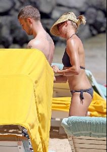 Justin Timberlake and Cameron Diaz Vacation Bikini Picture