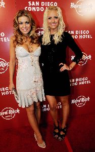 Music Ashlee Sipmson picture : Ashlee Simpson with Carmen Electra