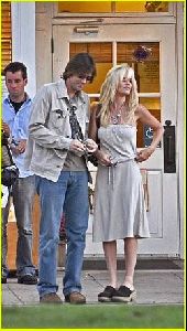 Actor Jim Carrey picture: Jim Carrey Jenny Mccarthy holding hands