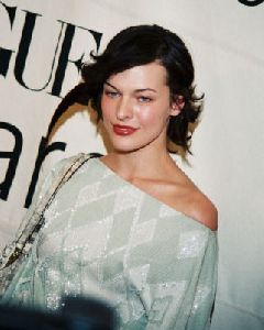 Milla Jovovich : 498