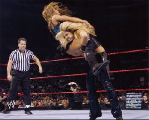 Trish Stratus : AAGV004-No303