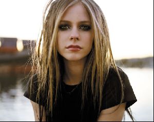 Avril Lavigne : Avril-Lavigne-rca02