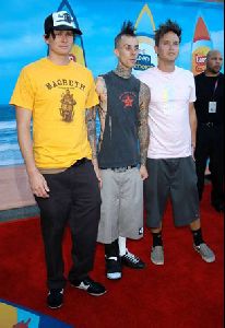 Blink 182 : 2004 Teen Choice Awards - Arrivals