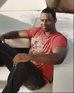 BRIAN MCKNIGHT : Brian-McKnight-rp01