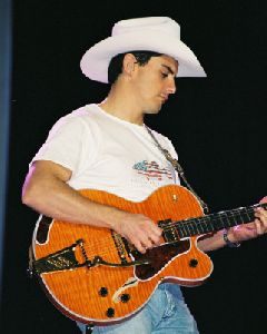 BRAD PAISLEY : Brad Paisley-19