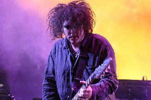 THE CURE : 800px-Robertsmith