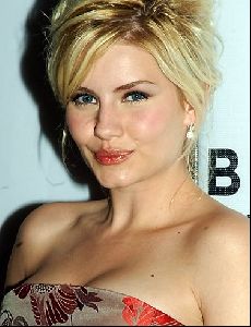 Elisha Cuthbert : elisha-cuthbert-picture-2