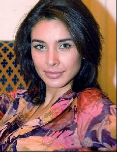 Lisa Ray : lisa-ray-picture-4