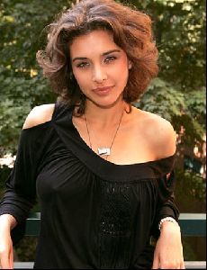 Lisa Ray : lisa-ray-picture-5