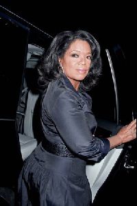 Oprah Winfrey : Oprah Winfrey ON Her Way TO the Opening Night OF Three Days Rain