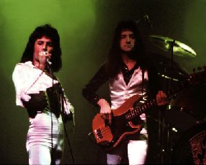 Queen : Queen-3