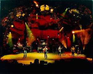 DAVE MATTHEWS BAND : Dave-Matthews-Band-pb02