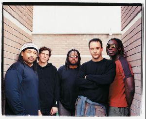 DAVE MATTHEWS BAND : Dave-Matthews-sb01