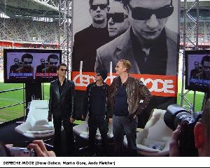 DEPECHE MODE : 713px-Dm2005