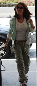 Alyssa Milano : alyssa milano airport 8 big