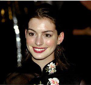 Anne Hathaway : Anne Hathaway-10