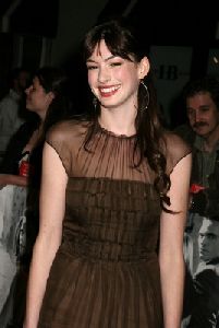 Anne Hathaway : Anne Hathaway-12