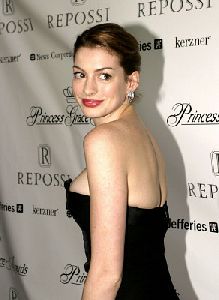 Anne Hathaway : Anne Hathaway-9