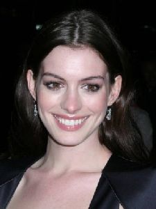 Anne Hathaway : Anne Hathaway-JTM-021413