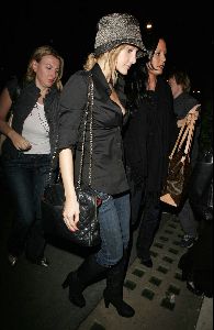 Ashlee Simpson : ashlee simpson bra 9 big