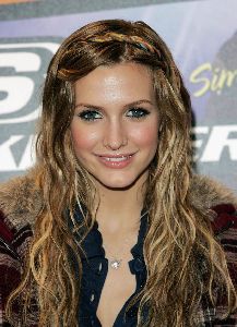 Ashlee Simpson : ashlee simpson sketchers photo 4 big