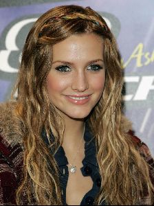 Ashlee Simpson : ashlee simpson sketchers photo 5 big