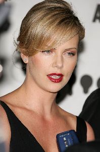 Charlize Theron : charlize theron glaad 8 big