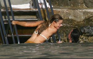 Denise Richards : denise richards bikini italy 3 big