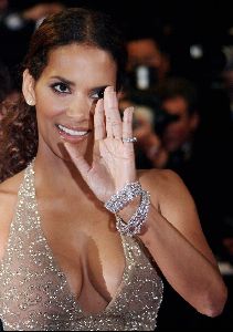 Halle Berry : halle berry xmen 2 big