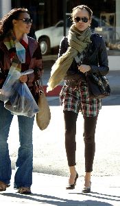 Jessica Alba xmas shopping in Beverly Hills on December 23rd 2006