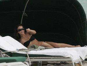 Jessica Alba in a bikini on Miami beach on January 1st 2007