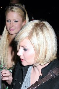 Elisha Cuthbert : paris hilton elisha cuthbert 3 big