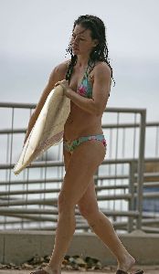 Evangeline Lilly : evangeline lilly bikini surf 10 bigx