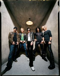 Velvet Revolver : Velvet-Revolver-sb01