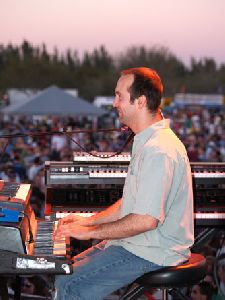 Umphrey s McGee : Umphreys-McGee-mh12