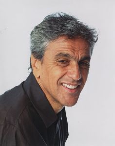 Caetano Veloso : Caetano-Veloso-im03