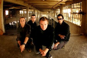 Thousand Foot Krutch : Thousand-Foot-Krutch-t06