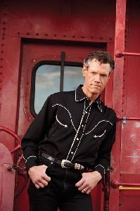 Randy Travis : Randy-Travis-w01