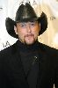 Tim McGraw : Tim McGraw-38th Annual Country Music Awards Arrivals 2