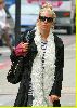 Sienna Miller pic get lunch in West London