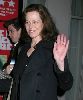 Sigourney Weaver : Sigourney Weaver-JTM-021228