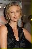 Charlize Theron : charlize-theron-in-the-valley-of-elah-premiere-02