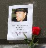 Heath Ledger : Atmosphere- Heath Ledger Memorial at His Manhattan Apartment10