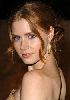 Amy Adams looking glam with the golden earrings