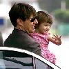 Suri Cruise : suri-cruise-and-her-dad 225x225