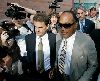 O.J. Simpson : oj-simpson-in-court 380x309