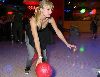 Kristen Bell : bowling-bell 428x330