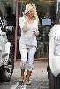 Pamela Anderson : pamela anderson shopping6 47bd54f0b2739